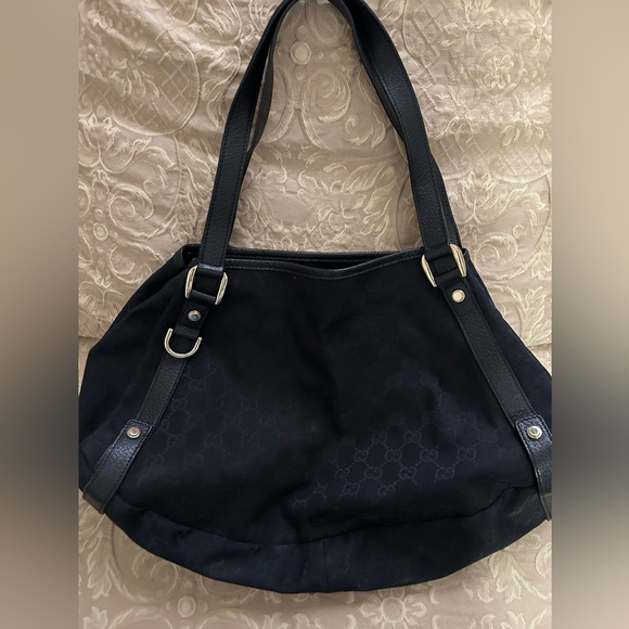 Gucci Handbags - Gucci AUTHENTIC Black Vintage handbag lightly used,great condition